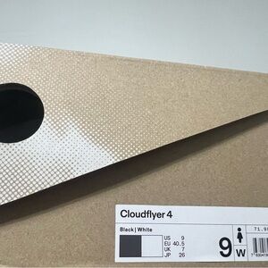 On cloud womens size 9 cloud flyer 4